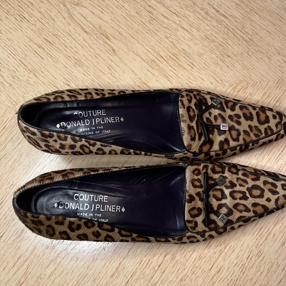 Donald J.Pliner Couture Kitten Heels (8M) - Picture 4 of 10